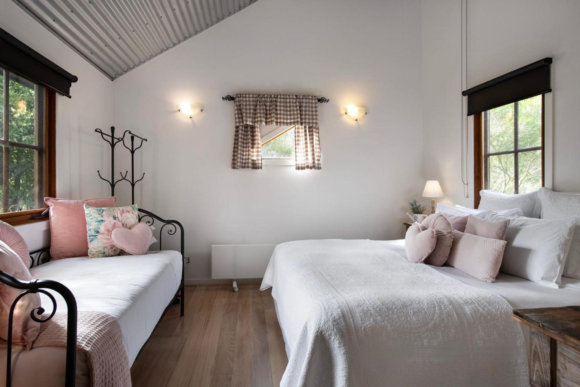 French Cottage Дейлсфорд Экстерьер фото